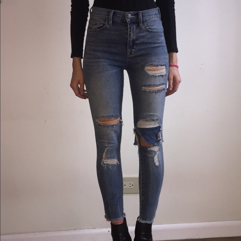 Urban Outfitters distressed skinny jeans💙